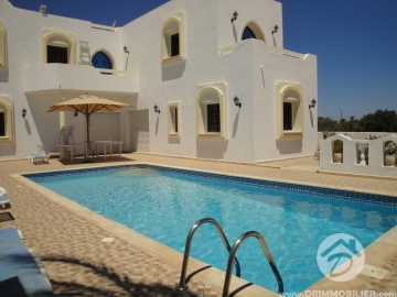 L 104 -                            بيع
                           Villa avec piscine Djerba